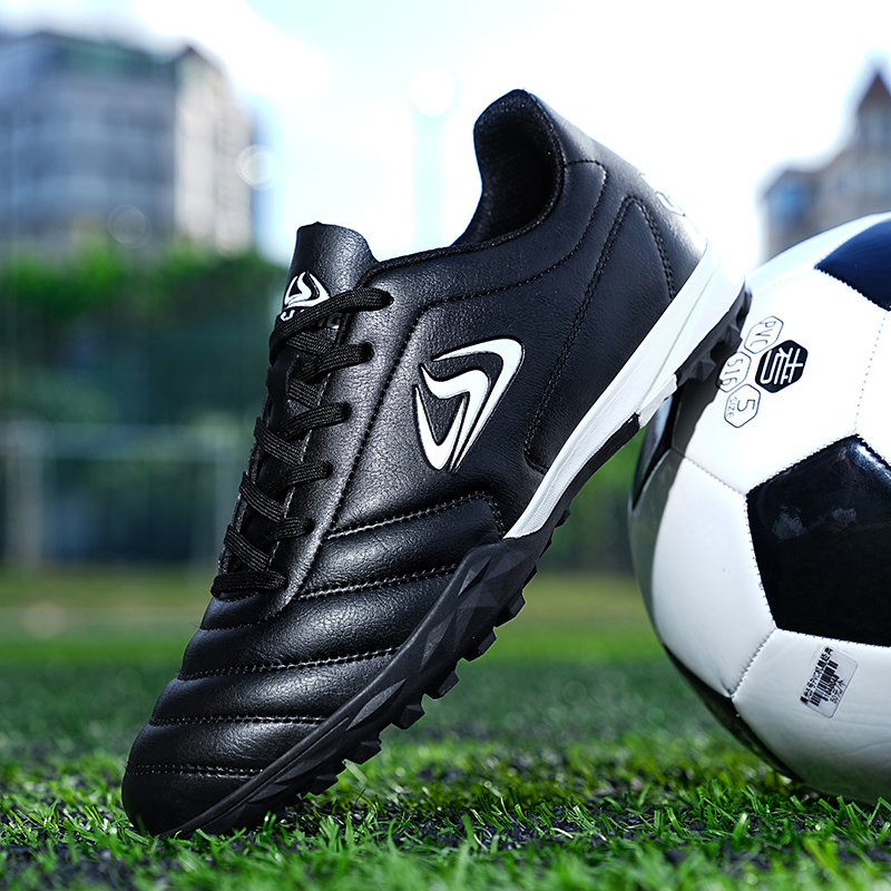 Yeni erkek futbol ayakkabıları - Outdoor Sport Court incelemesi ve fiyatı